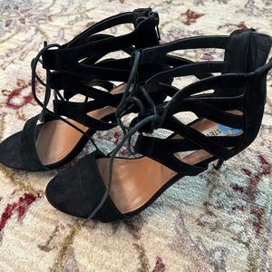 Steve Madden Black Suede Lace Up Heels 6.5